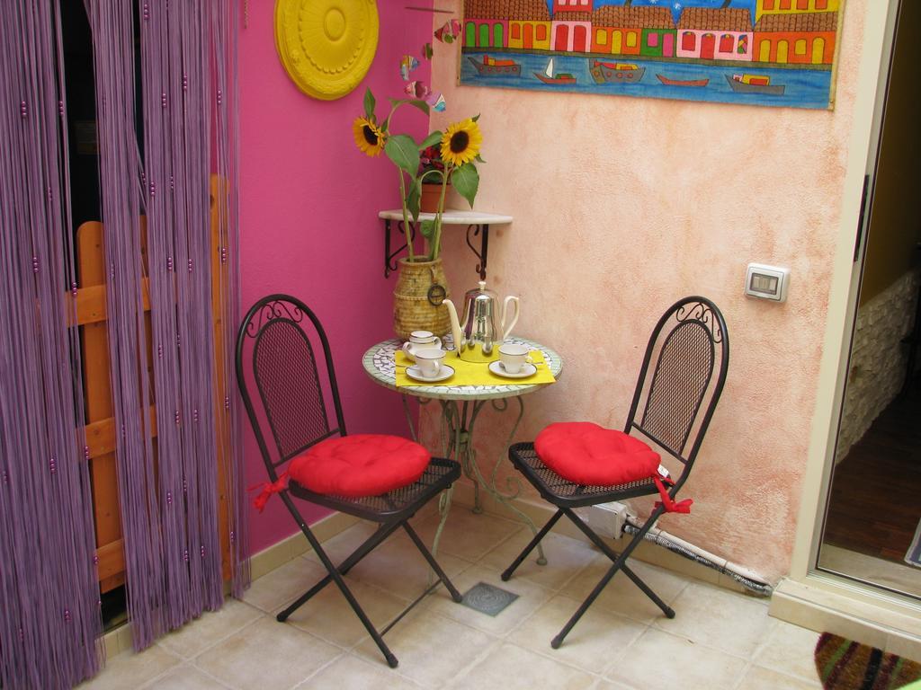 Bed and Breakfast La Posadina House A Cagliari Locazioni Turistiche Brevi Exterior foto